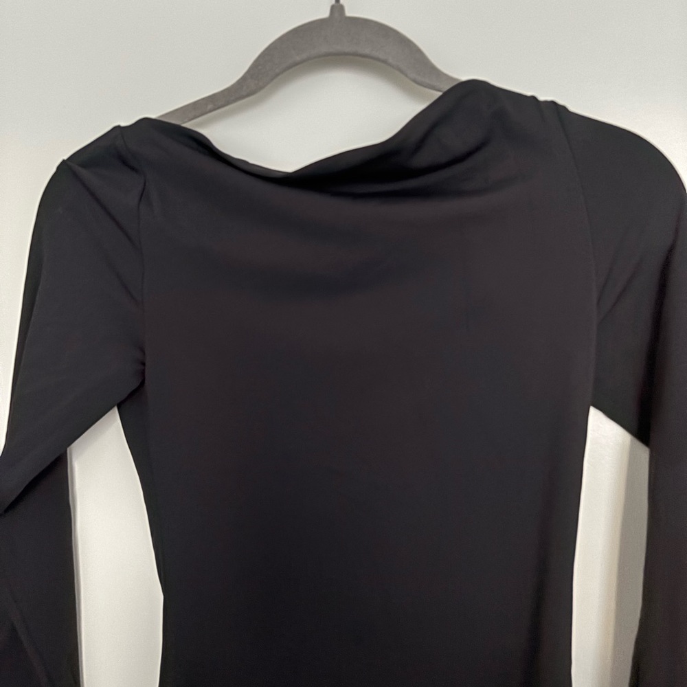 Aritzia Original Contour Boatneck - like new - black - medium